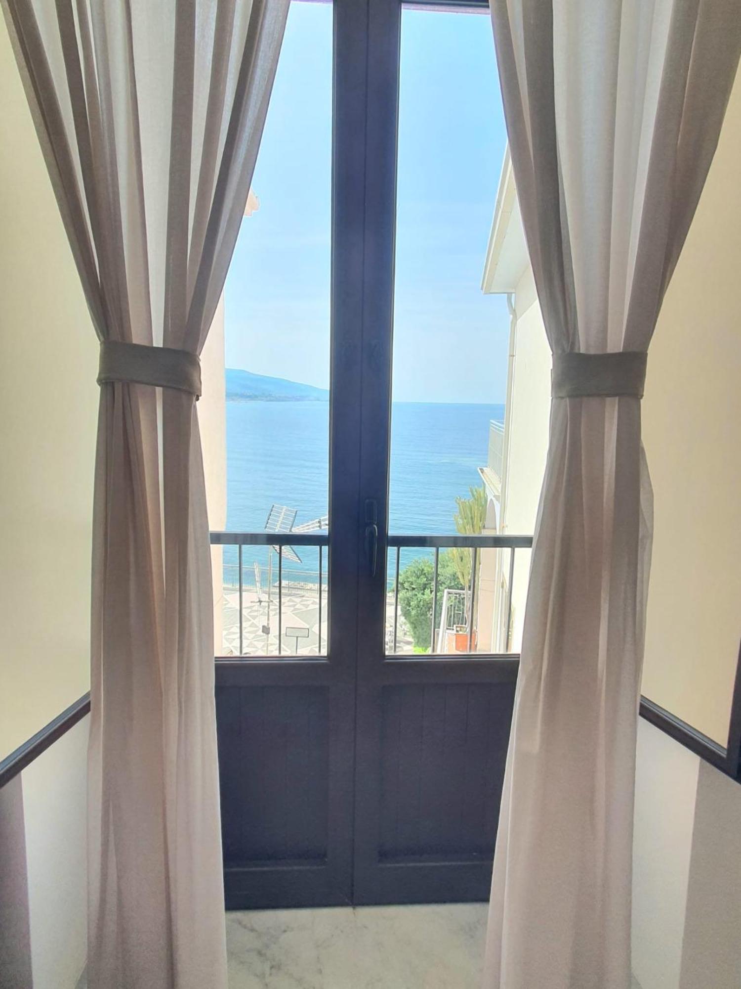 Il Molo Camere Per Vacanze Diamante Exterior photo
