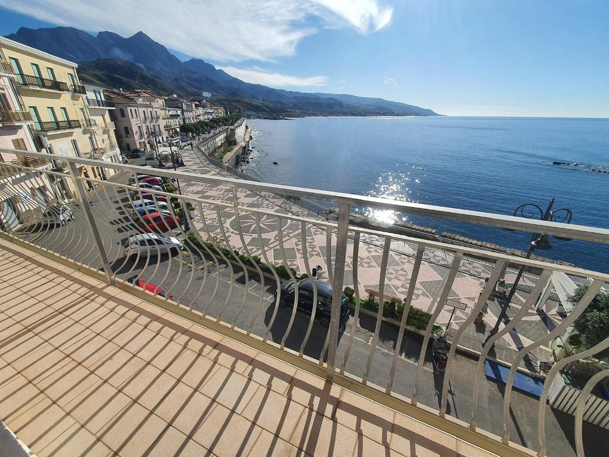 Il Molo Camere Per Vacanze Diamante Exterior photo